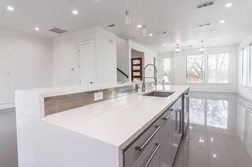 2210 Bonnie View Rd, Dallas TX 75216-7205 exterior