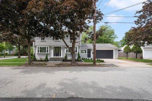 4 Mount Ave, Providence RI  02906-3410 exterior