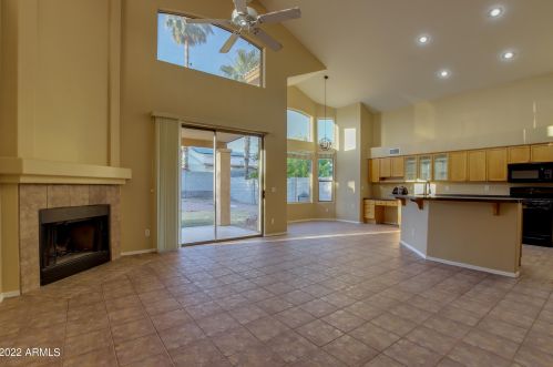 516 Anderson Ave, Phoenix AZ  85022-2370 exterior