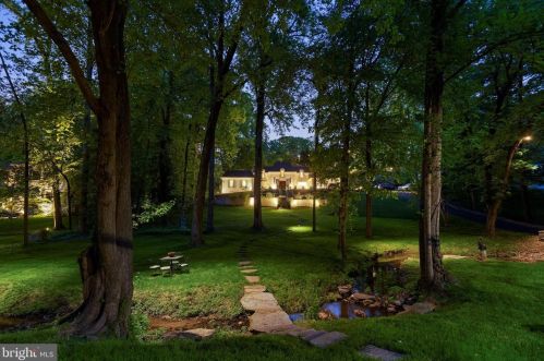 8751 Brook Rd, Mc Lean VA  22102-1507 exterior