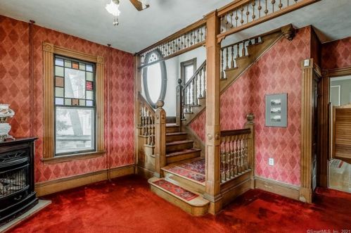 40 Bloomfield Ave, Windsor CT 06095-2303 exterior