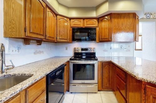 92 Chapel St, Newton MA 02458-1308 exterior