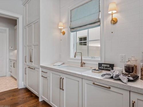 1345 1 Ave, Naples FL 34102 exterior