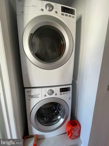 615 11th St, Philadelphia PA  19147-1901 exterior