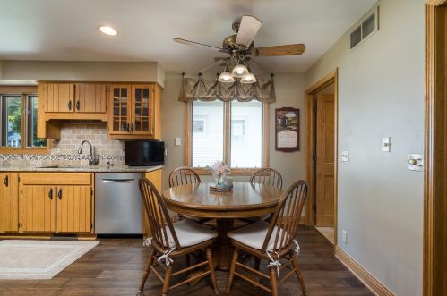 6617 Powell Pl, Milwaukee WI 53213-2980 exterior