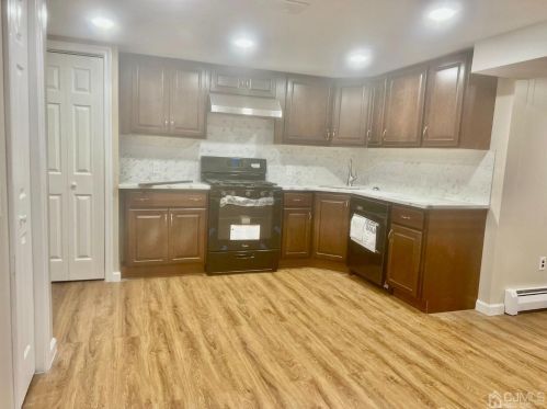 48 Willow Ave, Iselin NJ  08830-1523 exterior