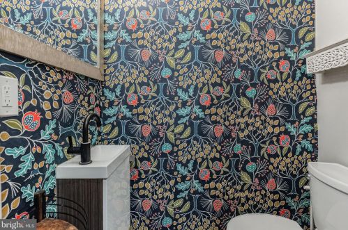 1233 49 St, Philadelphia PA 19143-4438 exterior