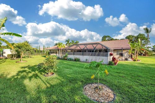 1715 Dominic Ave, Fort Pierce FL 34952-5816 exterior