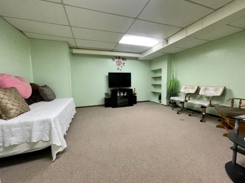 8941 70, Milwaukee WI 53223-2151 exterior