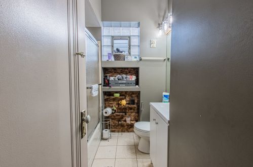 6343 Tripp Ave, Chicago IL 60646-4524 exterior