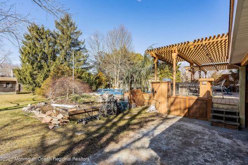 126 Lancaster Rd, East Freehold NJ 07728-3111 exterior