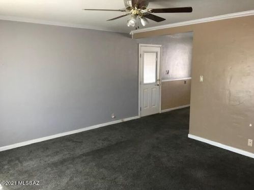 5613 Eastland St, Tucson, AZ 85711-5114