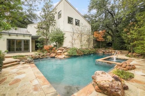 5642 Bent Tree Dr, Dallas TX 75248-2010 exterior