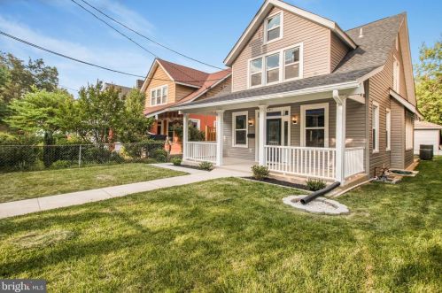 2911 17th St, Washington DC  20018-1825 exterior