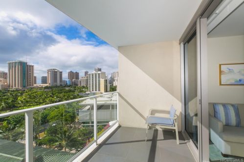 383 Kalaimoku St, Honolulu, HI 96815