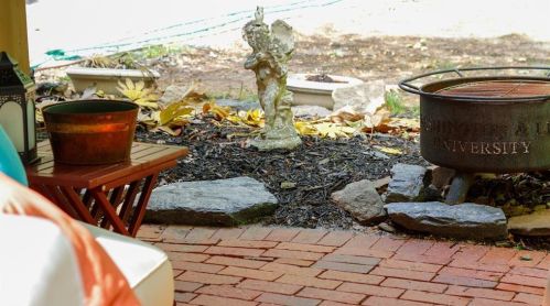 3611 Cloudland Dr, Atlanta GA 30327-2907 exterior