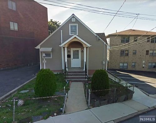51 Bergen Blvd, Fairview NJ  07022-1825 exterior