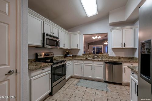 6427 Chisum Trl, Phoenix AZ  85083-1018 exterior