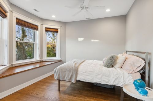 2037 Sawyer Ave, Chicago IL 60647-2703 exterior