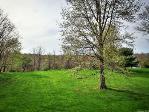 57 Brimstone Hl Rd, Middletown NY 10941-3349 exterior