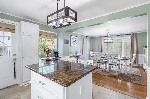 2351 Berkshire Dr, Pittsburgh PA  15241-2445 exterior