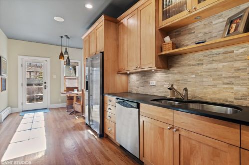 1429 Norwood St, Chicago IL 60660-2207 exterior