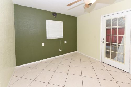 189 Ivanhoe Ct, Fort Pierce FL 34983-2052 exterior