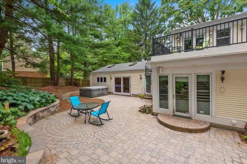 9 Bethayres Ct, Rockville MD 20855-2020 exterior