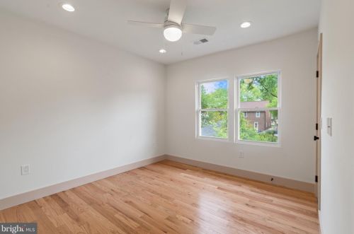 8 Narberth Ter, Camden NJ  08108-1017 exterior