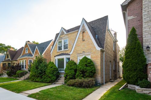 5910 Merrimac Ave, Chicago, IL 60638-3424