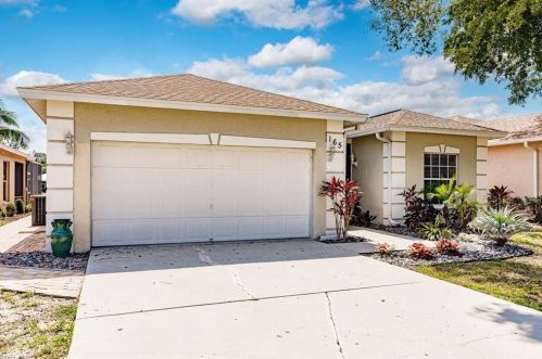 165 Stanhope Cir, Naples, FL 34104-0808