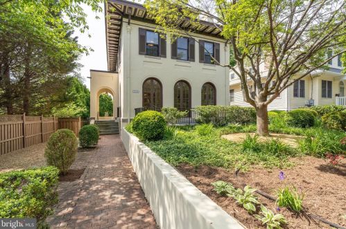 3524 Edmunds St, Washington, DC 20007-1431