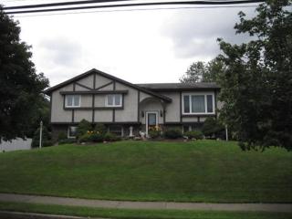 2930 Oakland Rd, Bethlehem PA  18020-1228 exterior