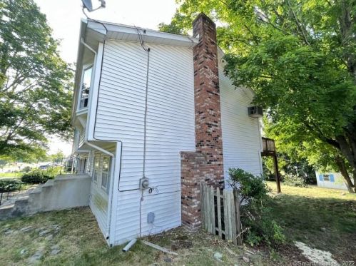 21 Burnham St, Hartford CT 06108-0010 exterior