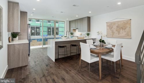 1352 19 St, Philadelphia PA 19146-4665 exterior