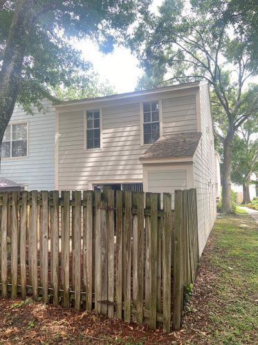 13913 Fletchers Mill Dr, Tampa FL 33613-4118 exterior