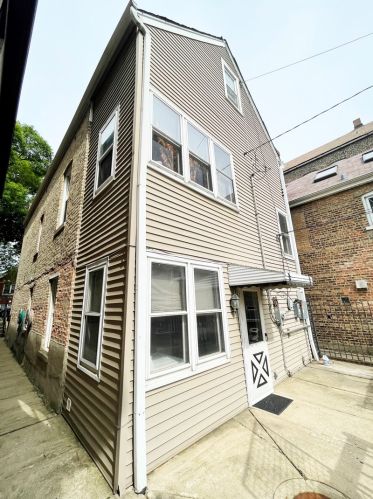 3355 May St, Chicago IL 60608-6413 exterior