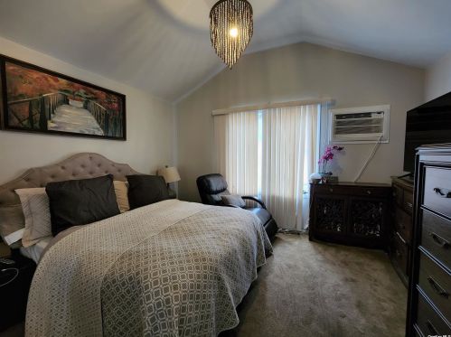 139 Buscher Ave, Valley Stream NY 11580-5204 exterior