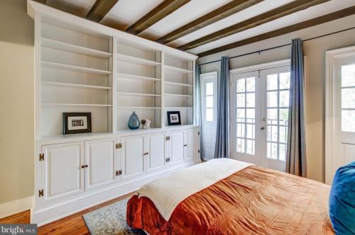 527 Wilkes St, Alexandria VA  22314-3723 exterior