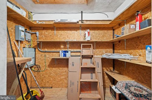 236 Memorial Ave, Tavistock NJ 08033-2952 exterior