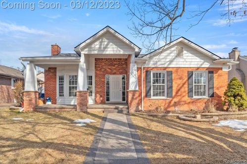 21918 Hickorywood Dr, Dearborn Heights, MI 48127-2468