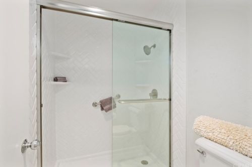 2182 Avocado Dr, Tustin CA 92782-8348 exterior