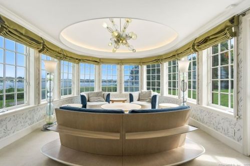 7 Cobb Is Dr, Greenwich CT 06830-7244 exterior