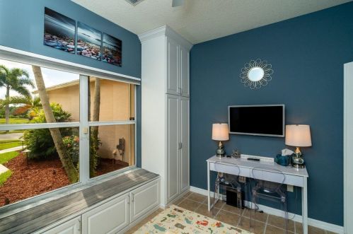 236 Coconut Key Way, Fort Pierce FL 34986-1911 exterior