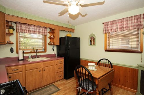 1238 Arrowood Dr, Pittsburgh PA 15243-1804 exterior