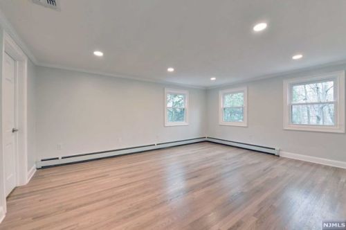 462 Laurel Ln, Kinnelon NJ  07405-3122 exterior