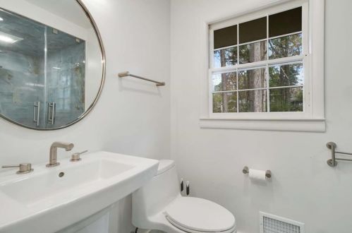 2607 Hawthorne Dr, Atlanta GA 30345-1328 exterior