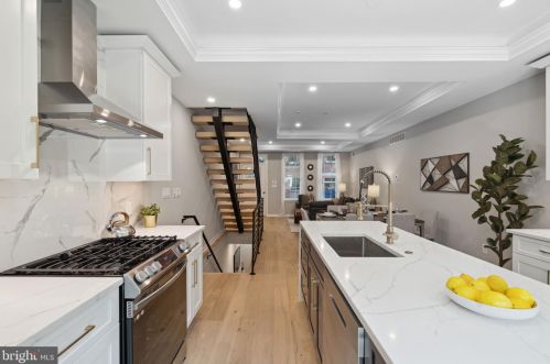 2200 Kater St, Philadelphia PA 19146-1139 exterior