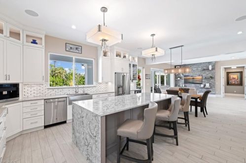 3897 7 Ave, Naples FL 34119-1521 exterior