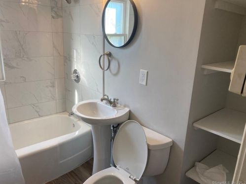 53 Laurel Rd, Windsor Locks CT 06096-2034 exterior